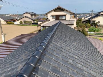 北九州市で人気の屋根材天然石付きガルバリウム鋼板